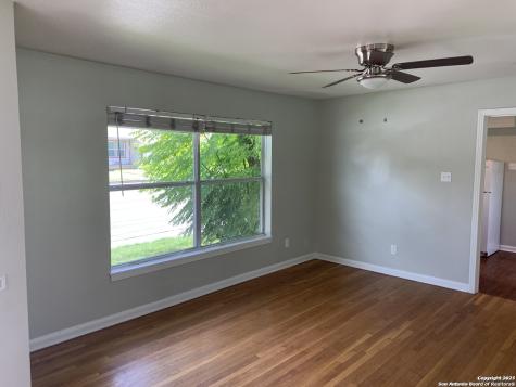 111 Laddie Place San Antonio TX 78201