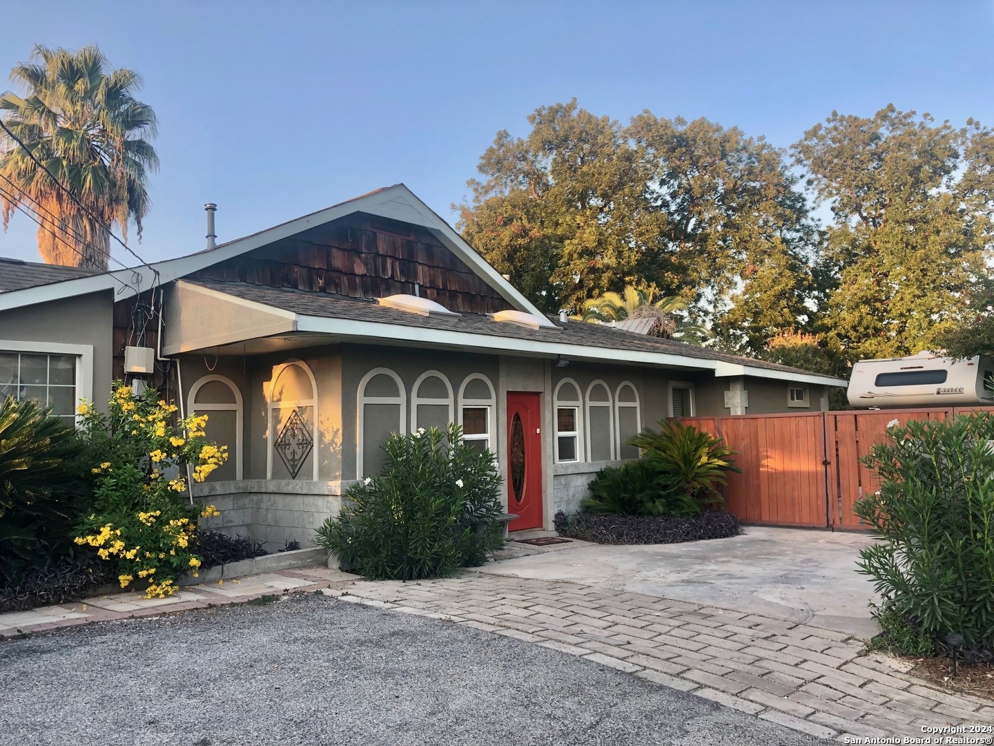250 W Ligustrum Drive San Antonio TX 78228