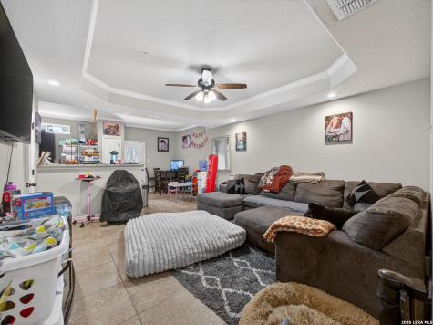 6402 Luglio Lane San Antonio TX 78233