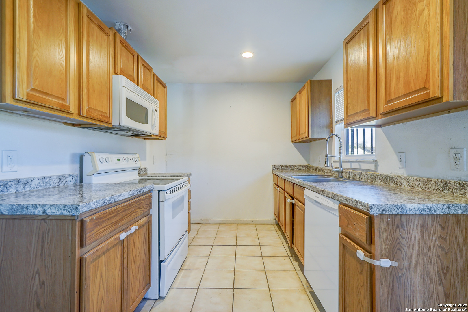1114 S San Marcos San Antonio TX 78207