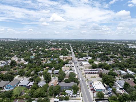 1702 W Craig Place San Antonio TX 78201