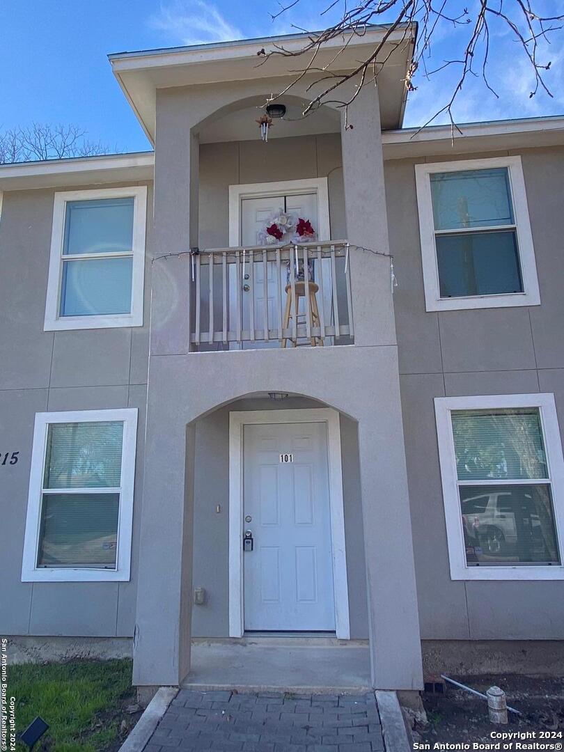 1627 N Navidad Street San Antonio TX 78201