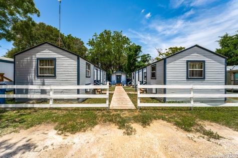 686 State Highway 173 N Bandera TX 78003