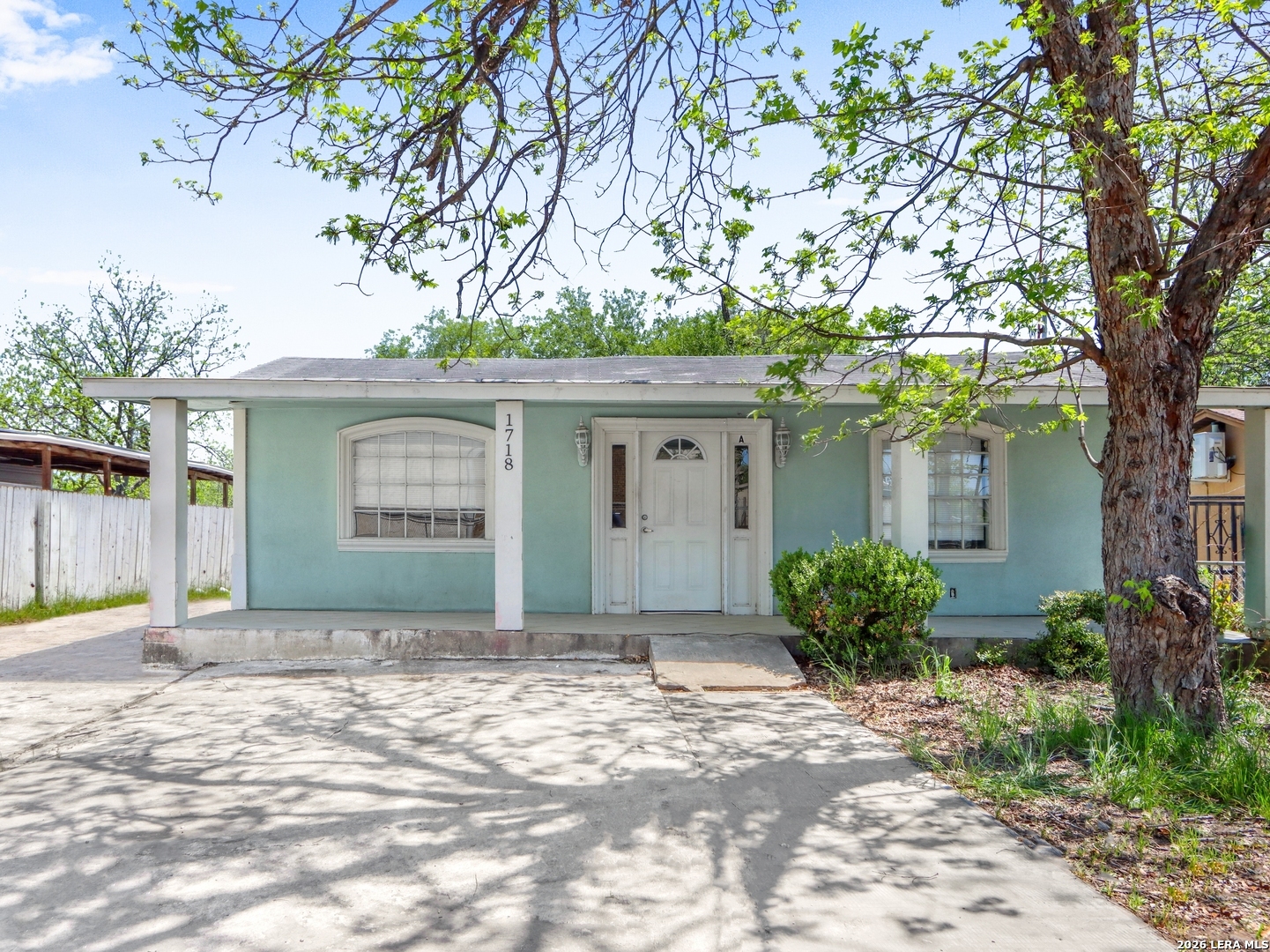 1718 Commercial San Antonio TX 78221