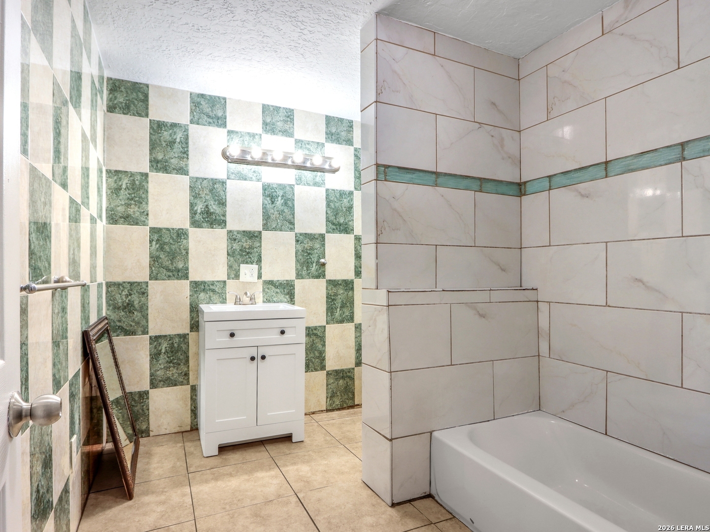 1718 Commercial San Antonio TX 78221