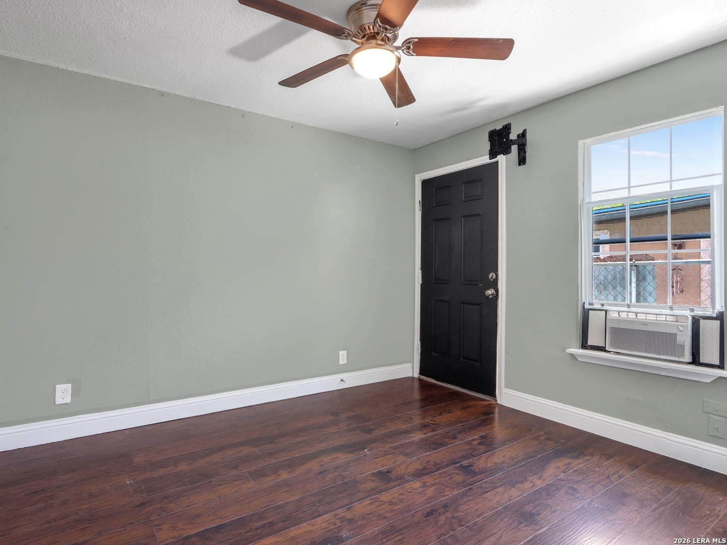 1718 Commercial San Antonio TX 78221