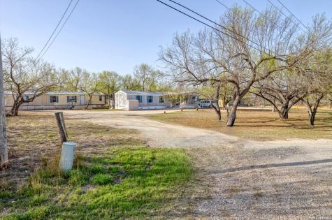 2806 S Us Highway 83 Uvalde TX 78801