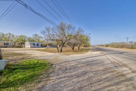 2806 S Us Highway 83 Uvalde TX 78801