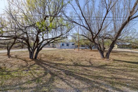 2806 S Us Highway 83 Uvalde TX 78801