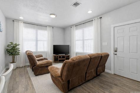 911 Iowa San Antonio TX 78203