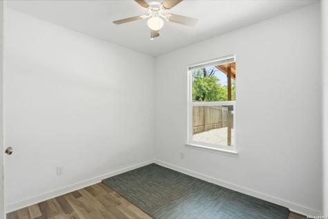 1522 S Elmendorf San Antonio TX 78207
