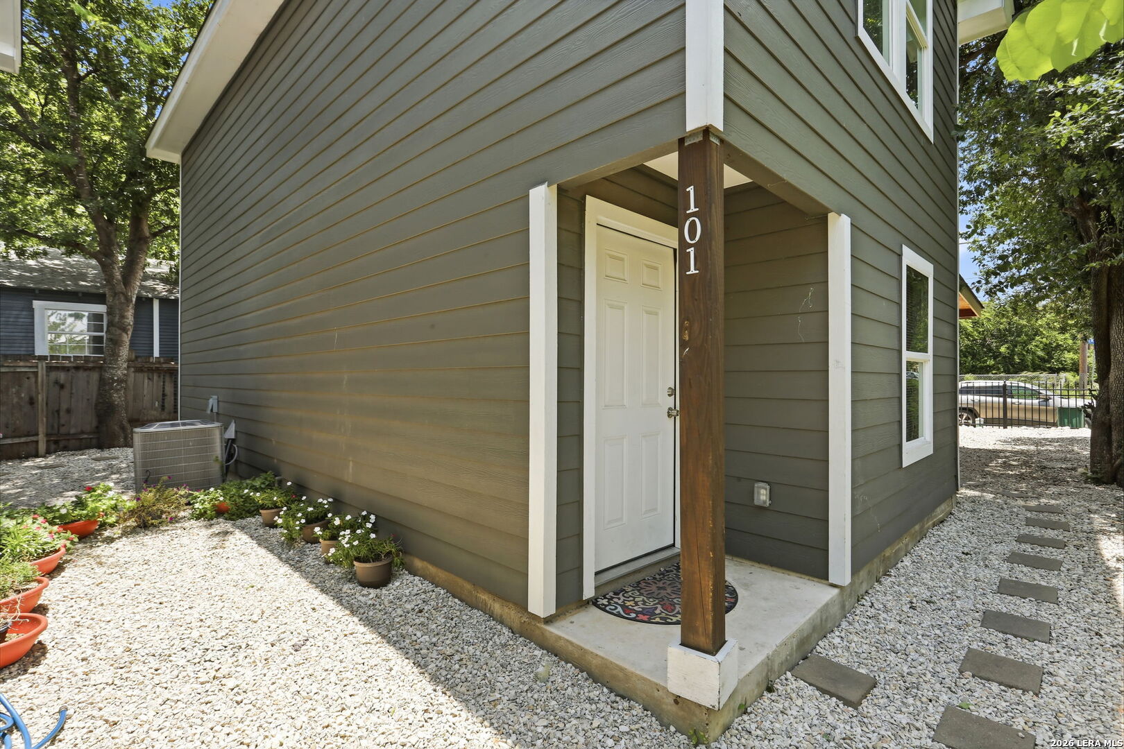 1522 S Elmendorf San Antonio TX 78207