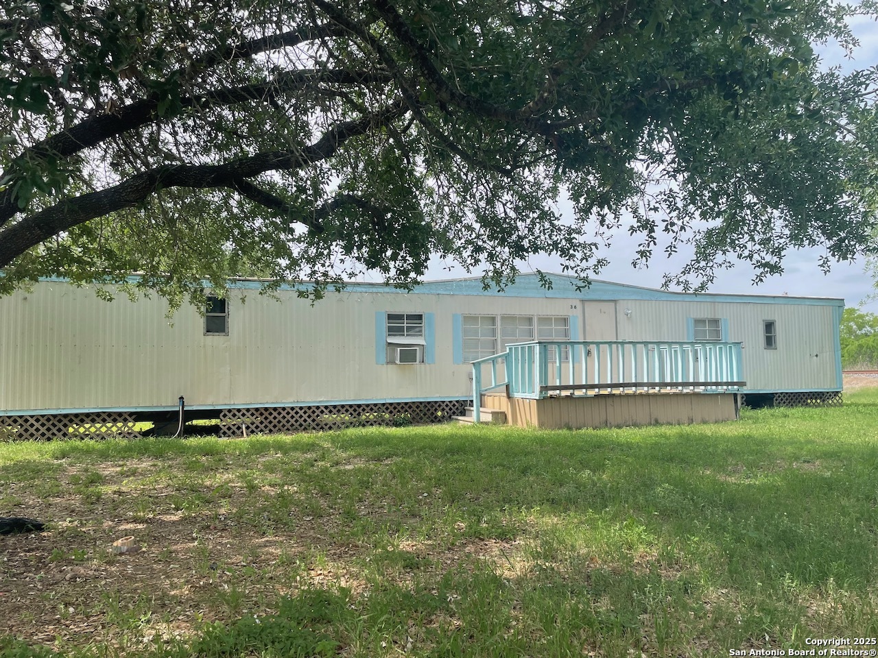 80 San Antonio Street Campbellton TX 78008