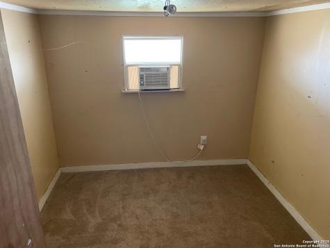 80 San Antonio Street Campbellton TX 78008