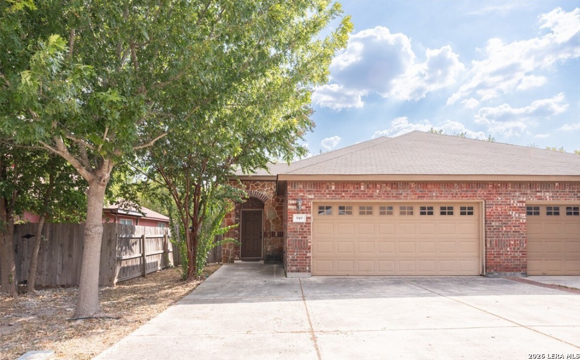 949 Brown Rock Drive New Braunfels TX 78130