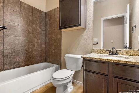 1042 Carolyn New Braunfels TX 78130