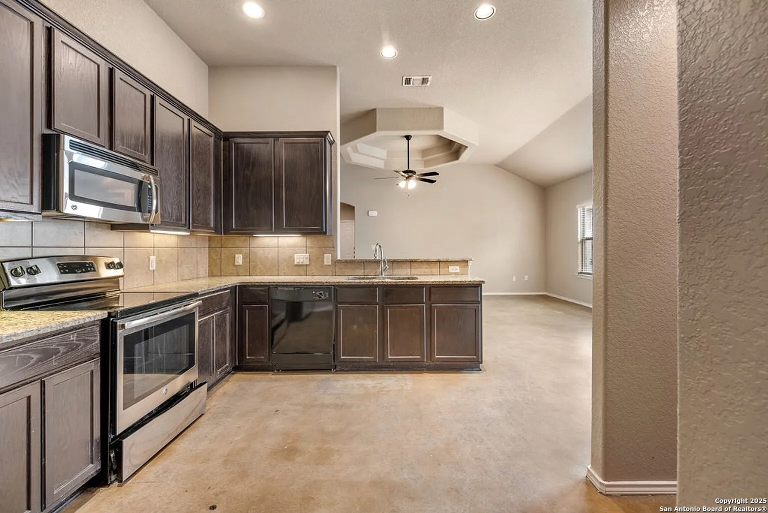 1042 Carolyn New Braunfels TX 78130