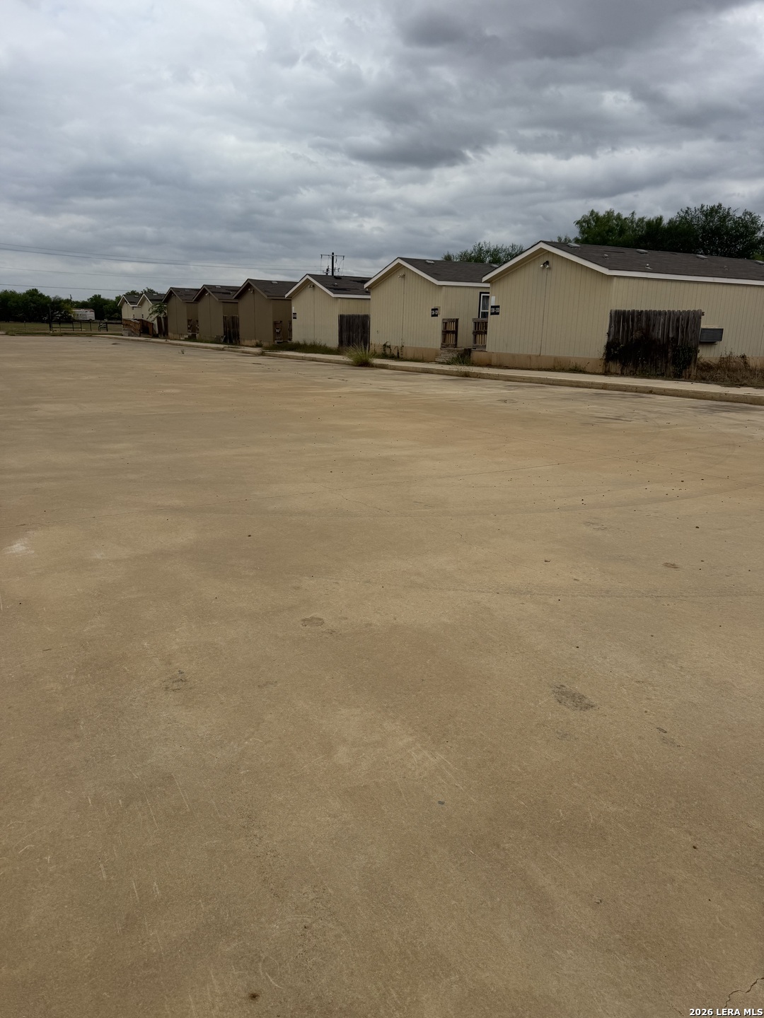 1100 County Road 4600 Dilley TX 78017