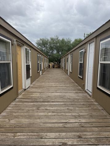 1100 County Road 4600 Dilley TX 78017