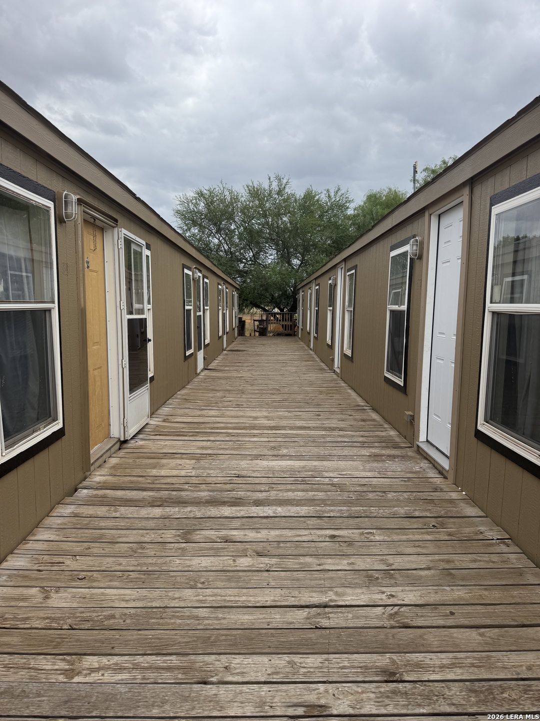 1100 County Road 4600 Dilley TX 78017