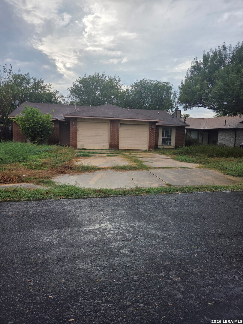 5711 Lochmoor San Antonio TX 78244