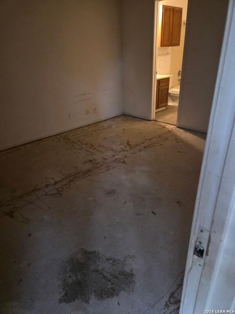 5711 Lochmoor San Antonio TX 78244