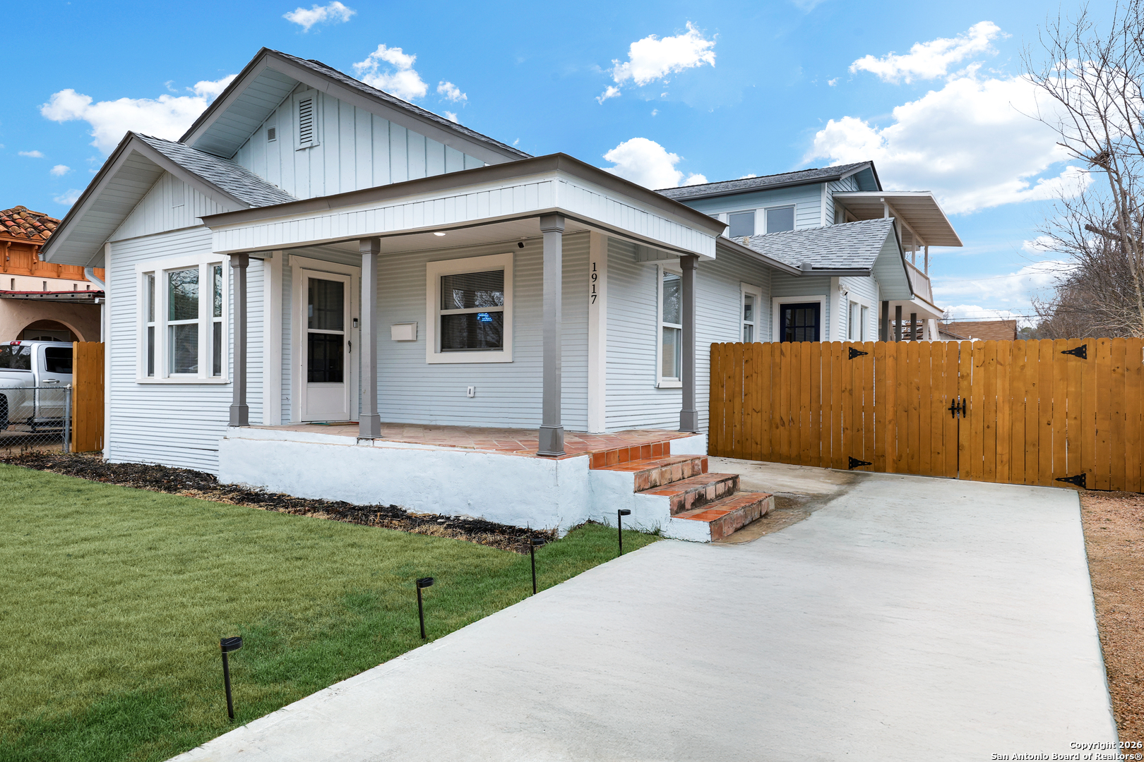 1917 W Huisache San Antonio TX 78201