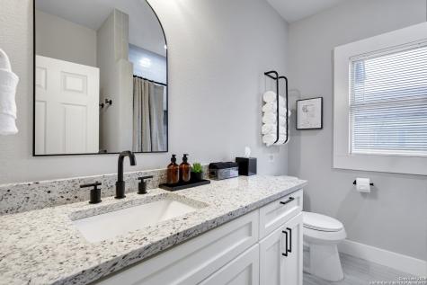 1917 W Huisache San Antonio TX 78201