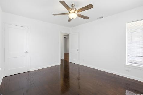 1503 Sacramento San Antonio TX 78201