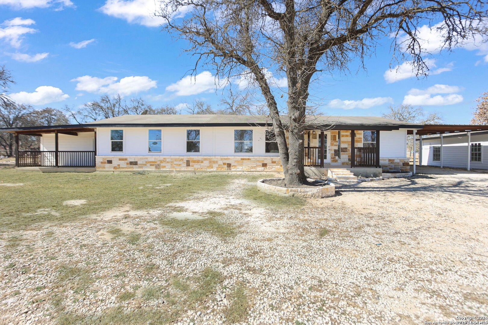 620 County Road 6846 Lytle TX 78052