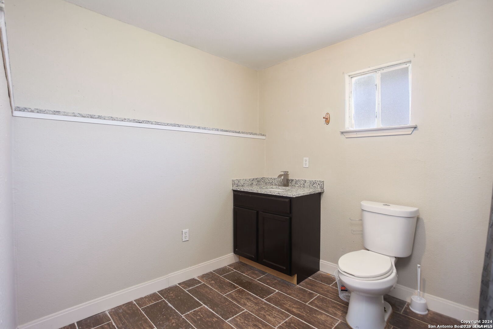 620 County Road 6846 Lytle TX 78052