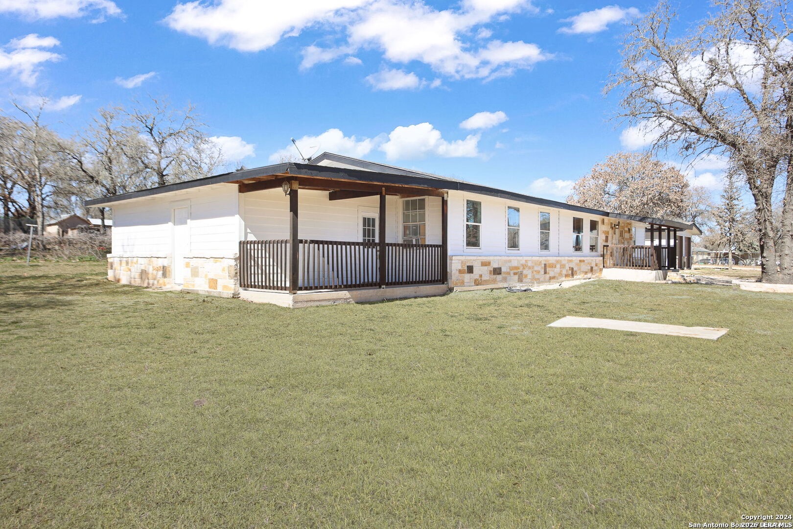 620 County Road 6846 Lytle TX 78052