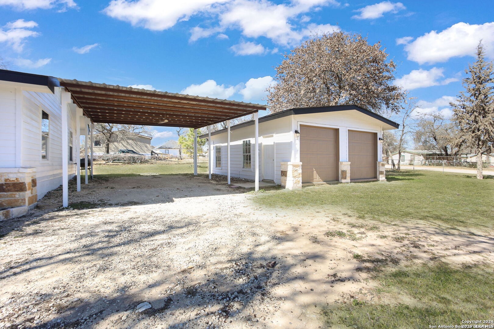 620 County Road 6846 Lytle TX 78052