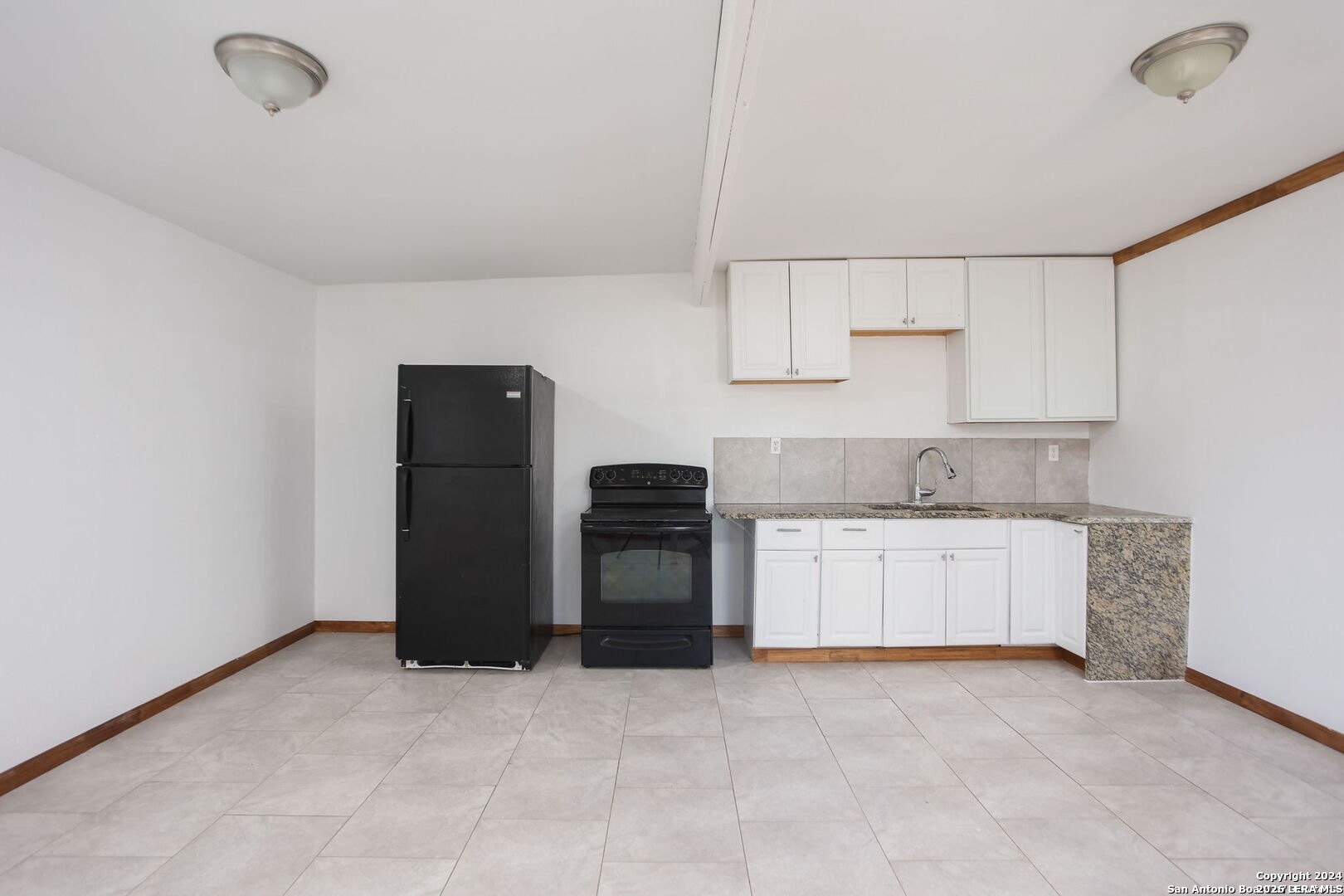 620 County Road 6846 Lytle TX 78052