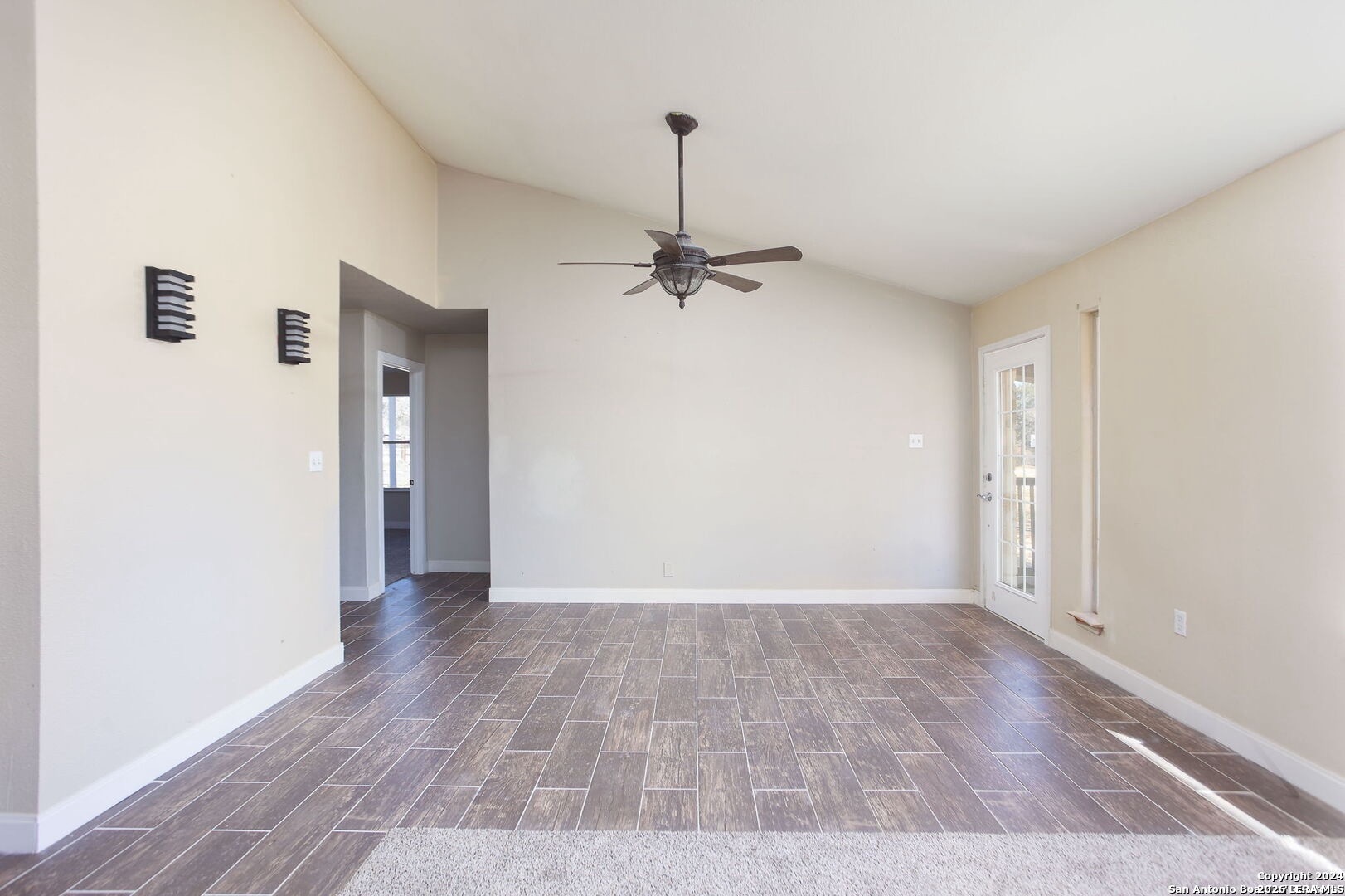 620 County Road 6846 Lytle TX 78052