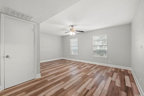 358 E Terra Alta Drive San Antonio TX 78209