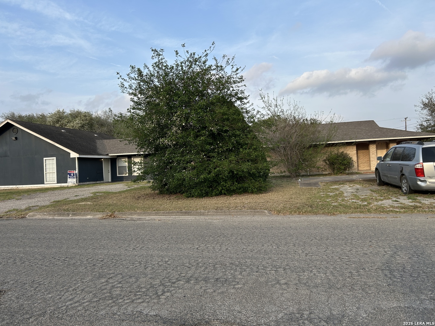 501 E Bowie Beeville TX 78102