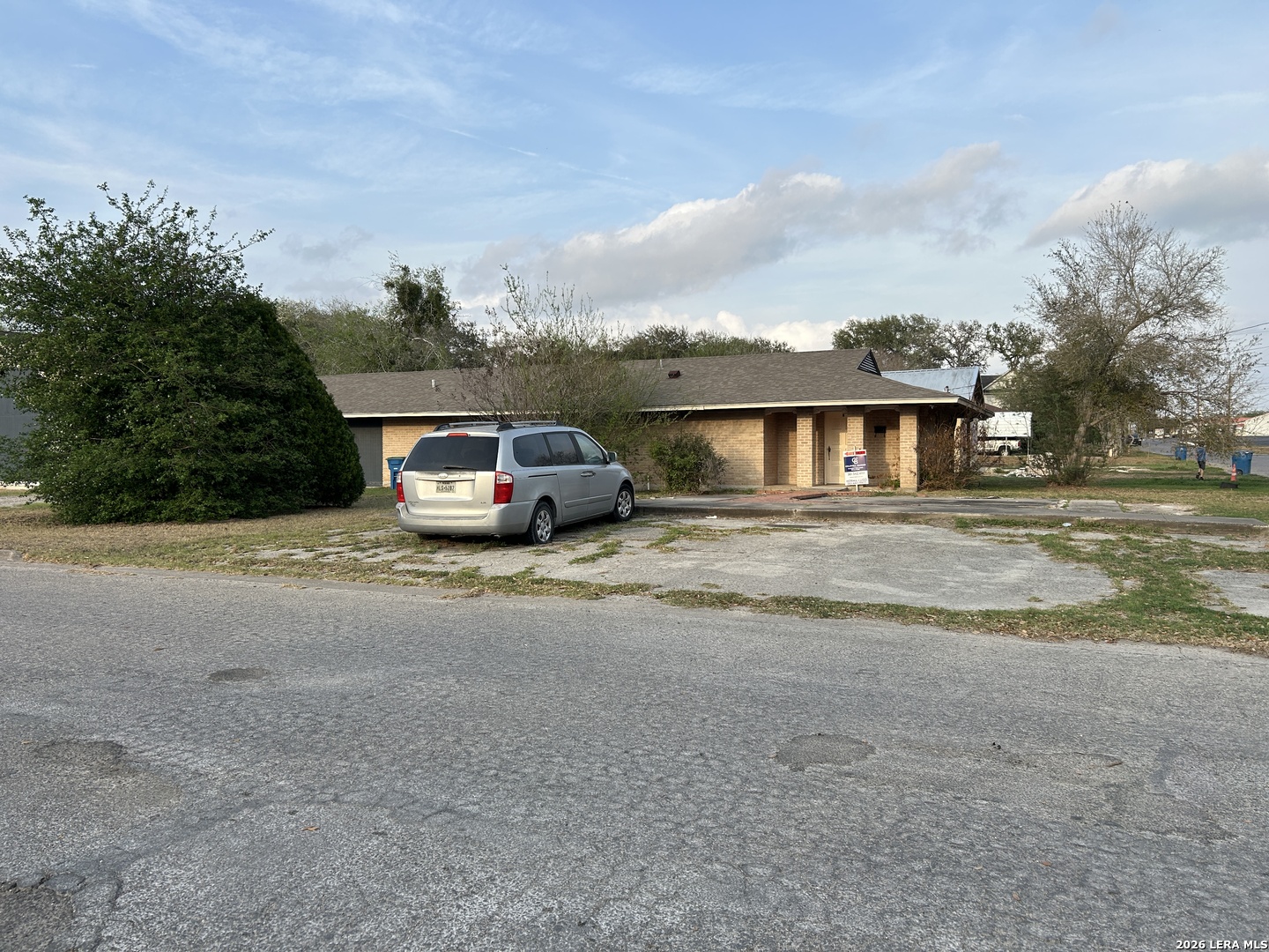 501 E Bowie Beeville TX 78102