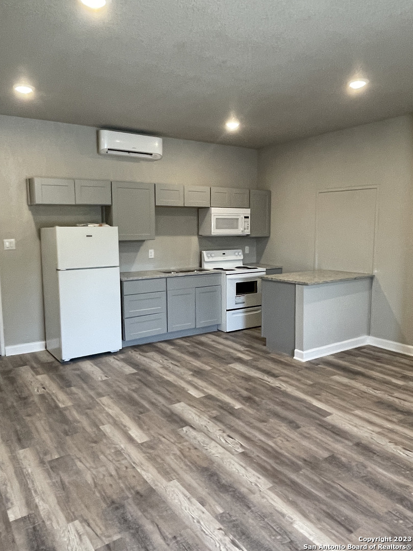 715 New Laredo Highway San Antonio TX 78211