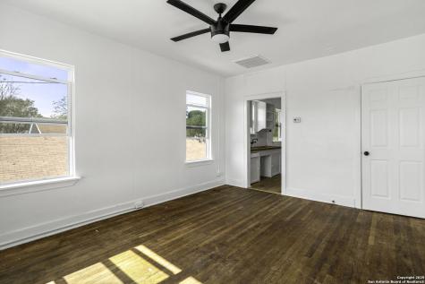 2011 Cincinnati Avenue San Antonio TX 78228