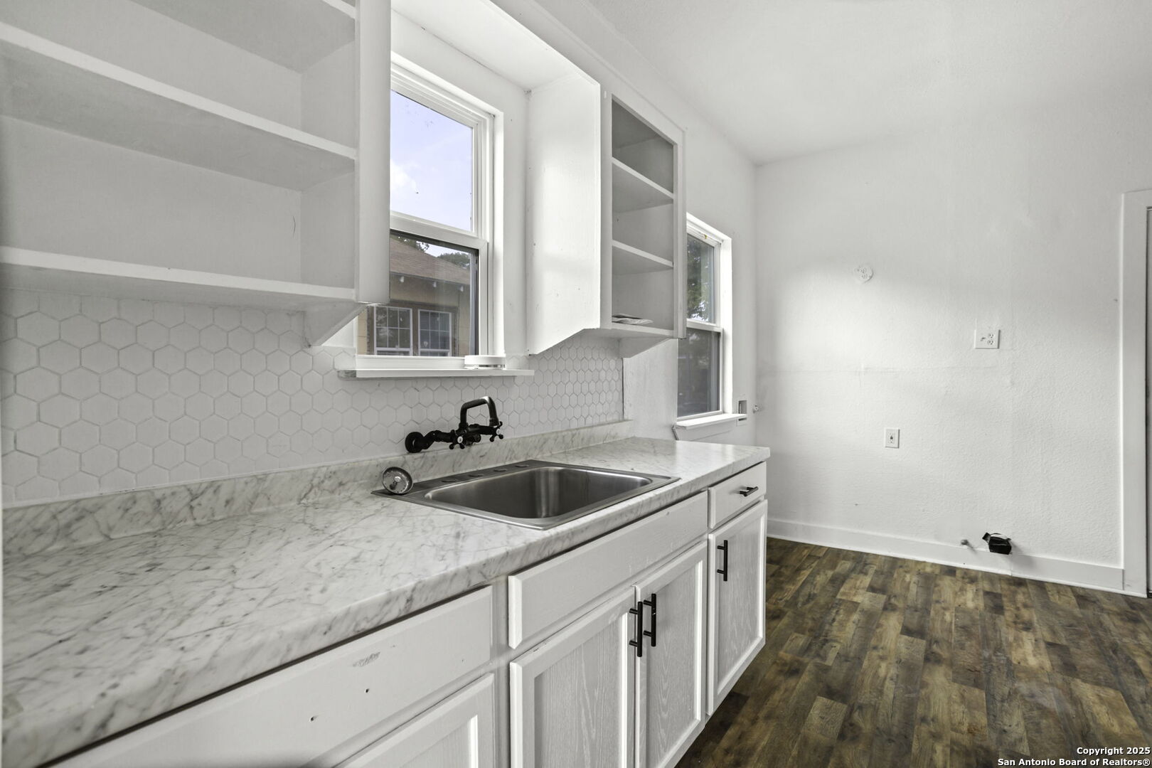 2011 Cincinnati Avenue San Antonio TX 78228