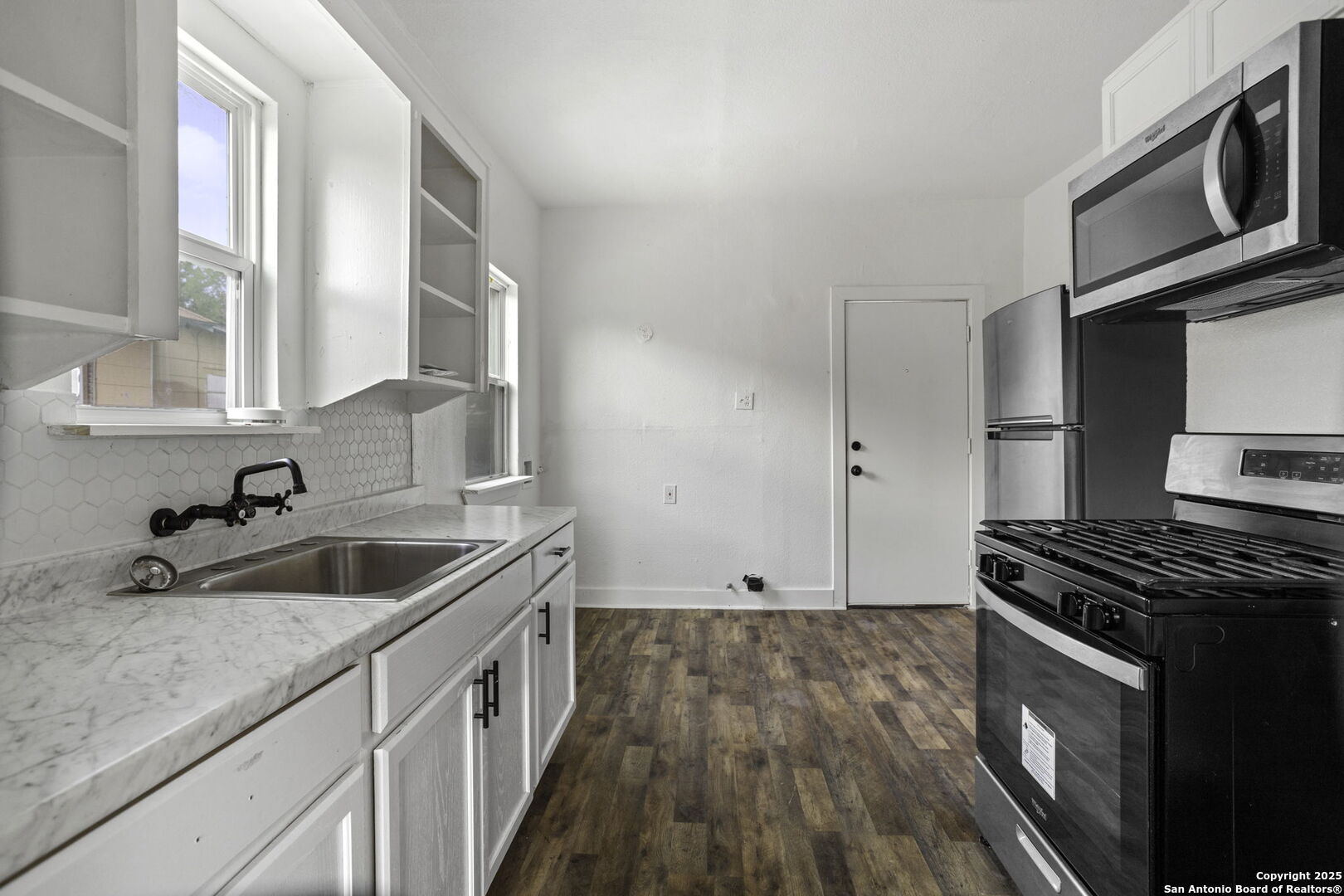 2011 Cincinnati Avenue San Antonio TX 78228