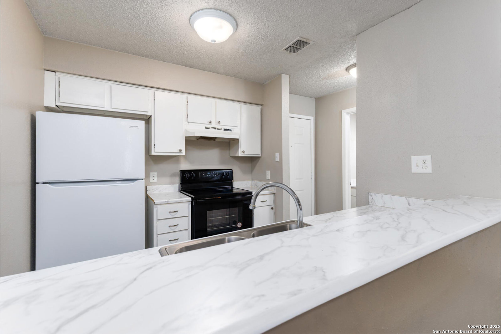 554 Dukeway Universal City TX 78148