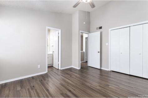 554 Dukeway Universal City TX 78148