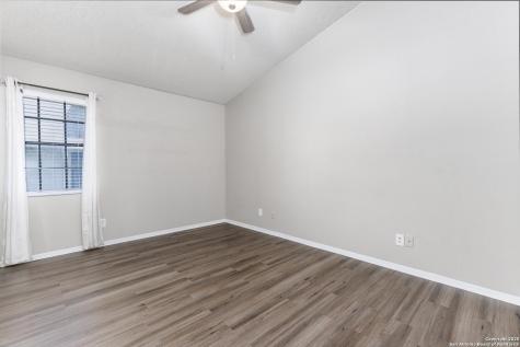 554 Dukeway Universal City TX 78148