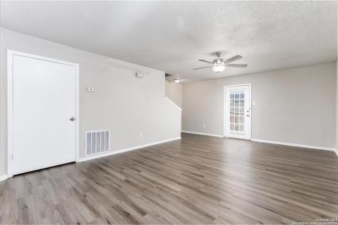 554 Dukeway Universal City TX 78148