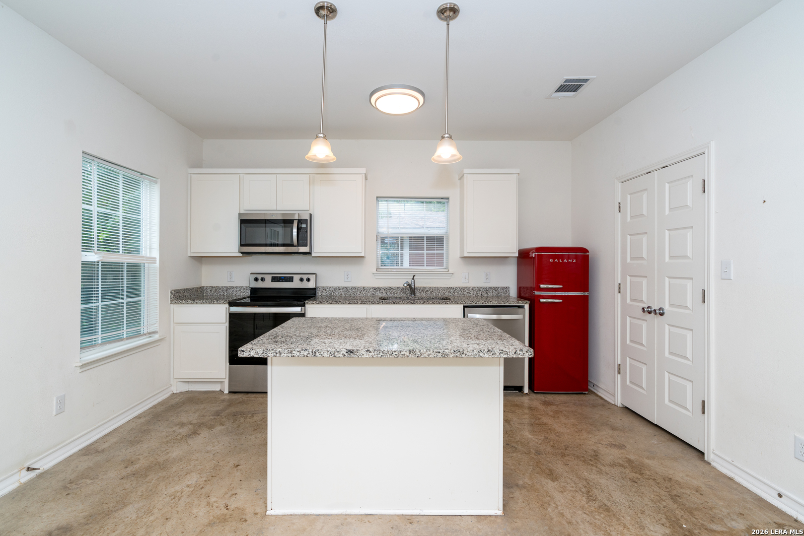 2639 E Commerce Street San Antonio TX 78203