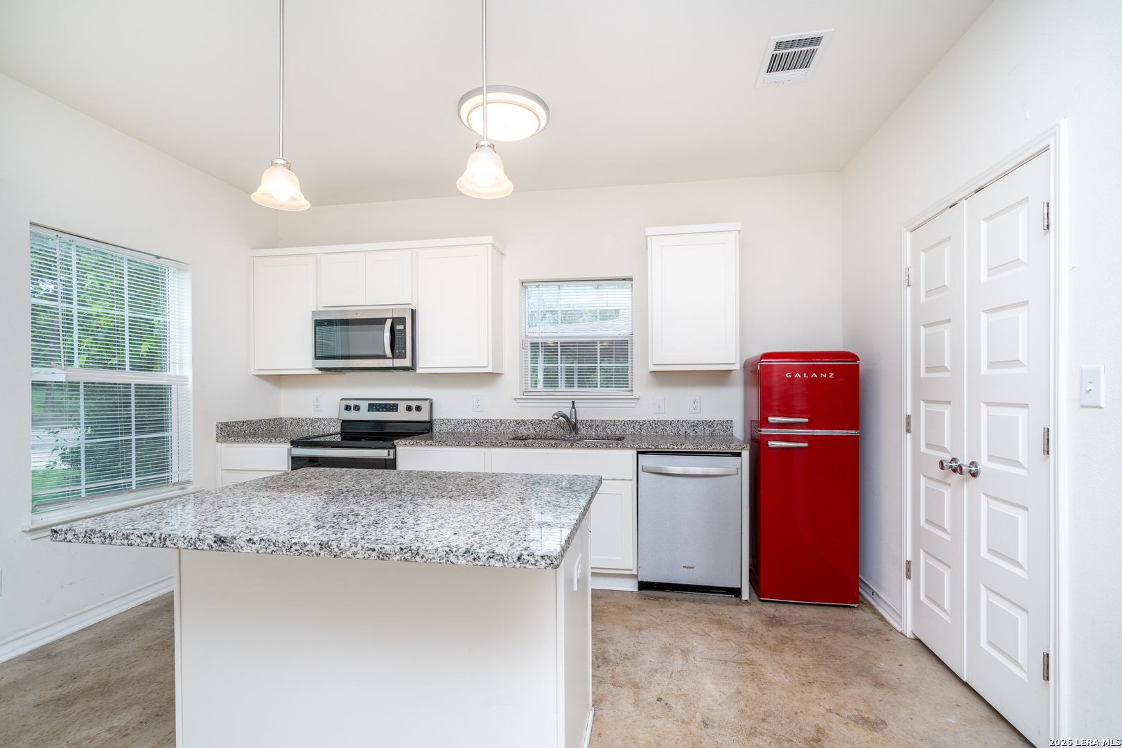 2639 E Commerce Street San Antonio TX 78203