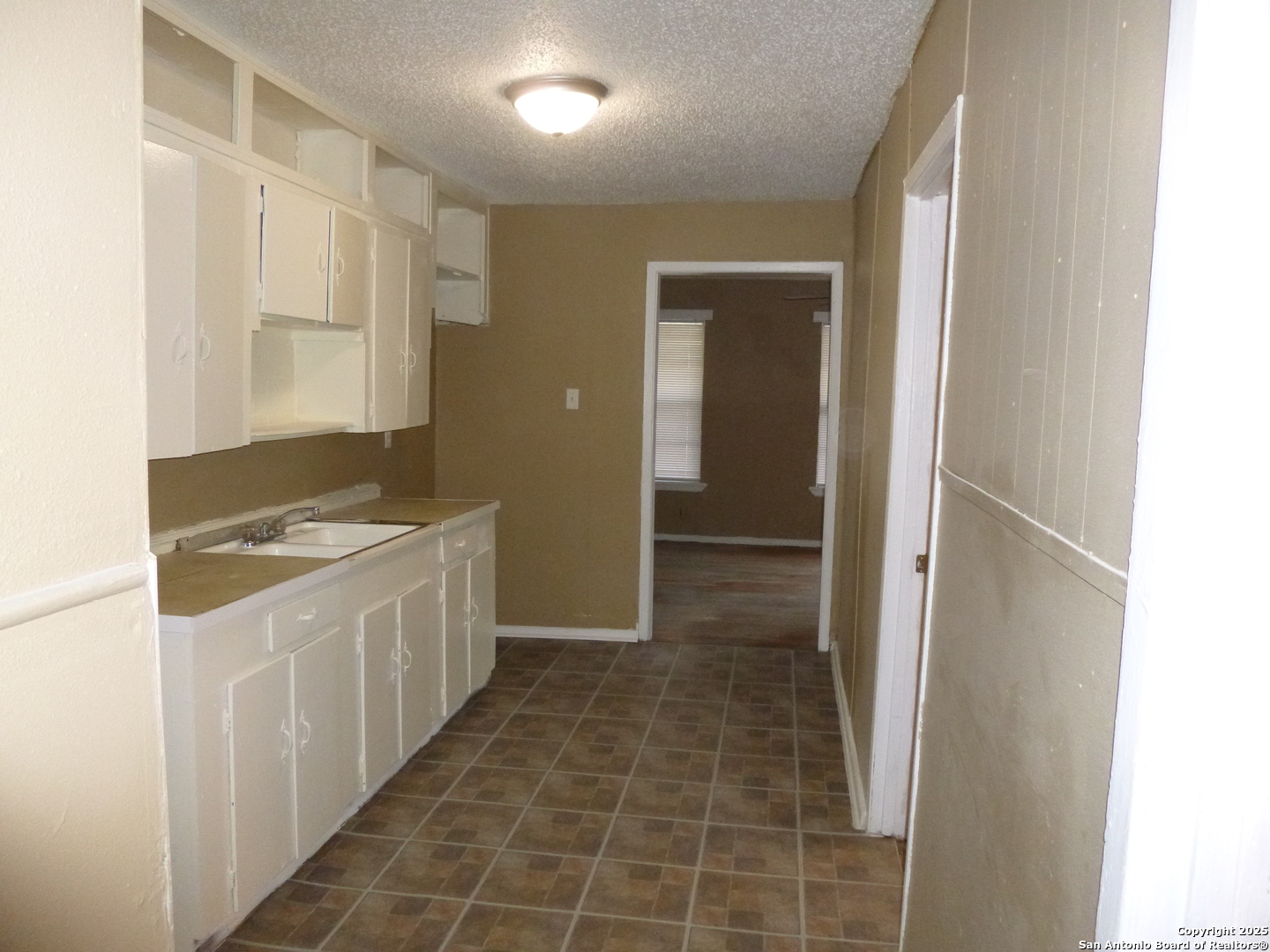 1222 Gardina San Antonio TX 78201