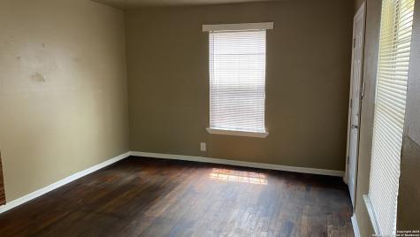 1222 Gardina San Antonio TX 78201
